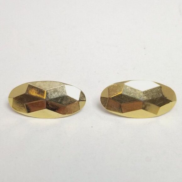 Vintage Gold Tone Oval Clip On Earrings, Angular Faceted Surface, Retro Estate - Picture 5 of 6
